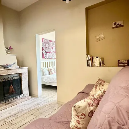 Апартамент Cosy, 2bdr Flat In The Heart Of Old *