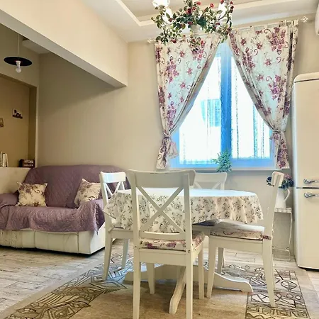 Апартамент Cosy, 2bdr Flat In The Heart Of Old *