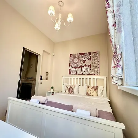 Cosy, 2bdr Flat In The Heart Of Old * София