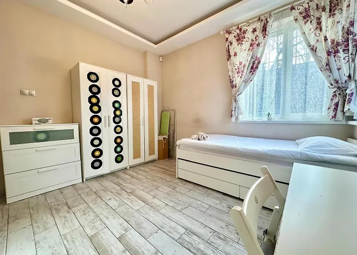 Cosy, 2bdr Flat In The Heart Of Old Lejlighed *