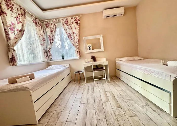 Cosy, 2bdr Flat In The Heart Of Old Lejlighed *