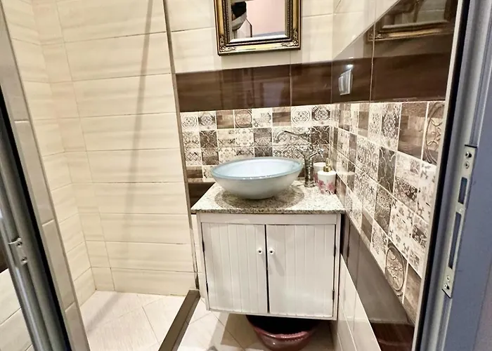 Cosy, 2bdr Flat In The Heart Of Old *