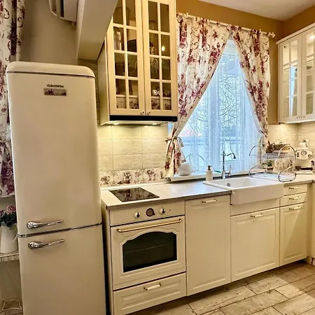 Cosy, 2bdr Flat In The Heart Of Old *