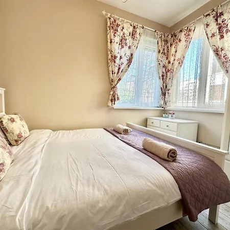 Apartment Cosy, 2bdr Flat In The Heart Of Old *