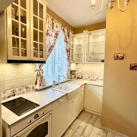 Cosy, 2bdr Flat In The Heart Of Old