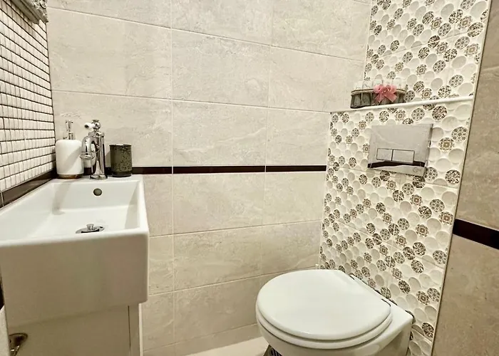 Cosy, 2bdr Flat In The Heart Of Old