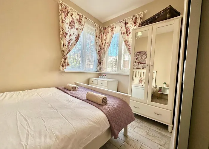 Cosy, 2bdr Flat In The Heart Of Old Appartamento Sofia