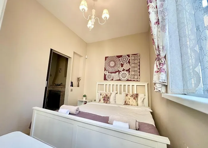 Cosy, 2bdr Flat In The Heart Of Old * София