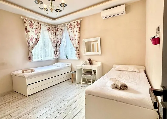 Apartmán Cosy, 2bdr Flat In The Heart Of Old *