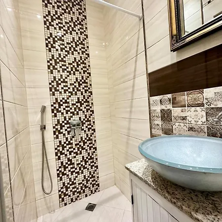 Cosy, 2bdr Flat In The Heart Of Old *